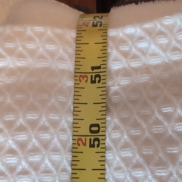 NWOT Unisex White Trump Hotels Bath Robe Textured Pattern Ultra Soft Lining - Picture 10 of 14